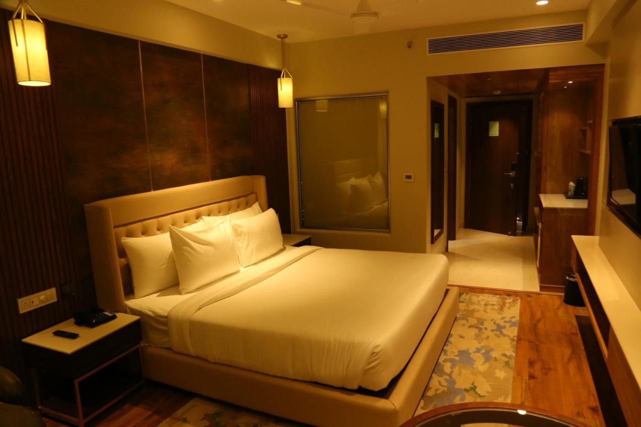 Dreamz Inn & Suites Zirakpur Esterno foto