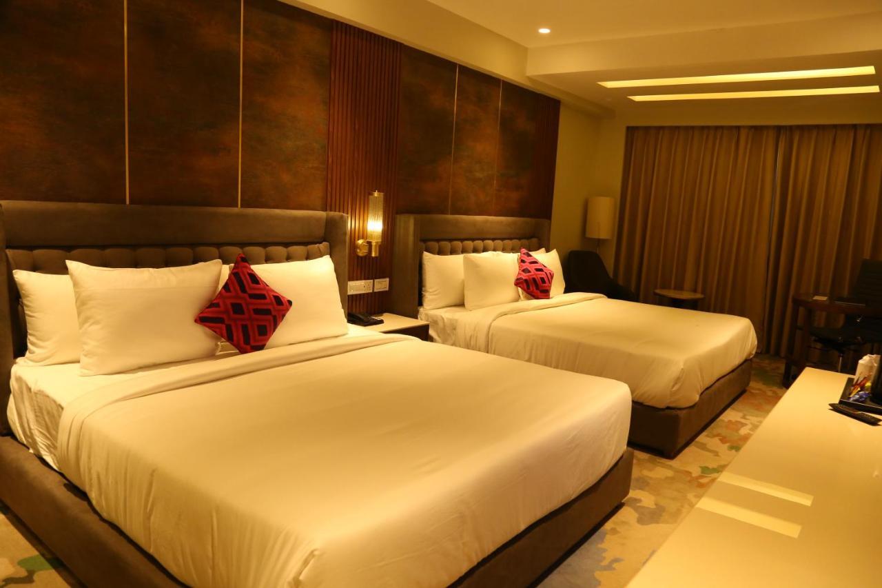 Dreamz Inn & Suites Zirakpur Esterno foto