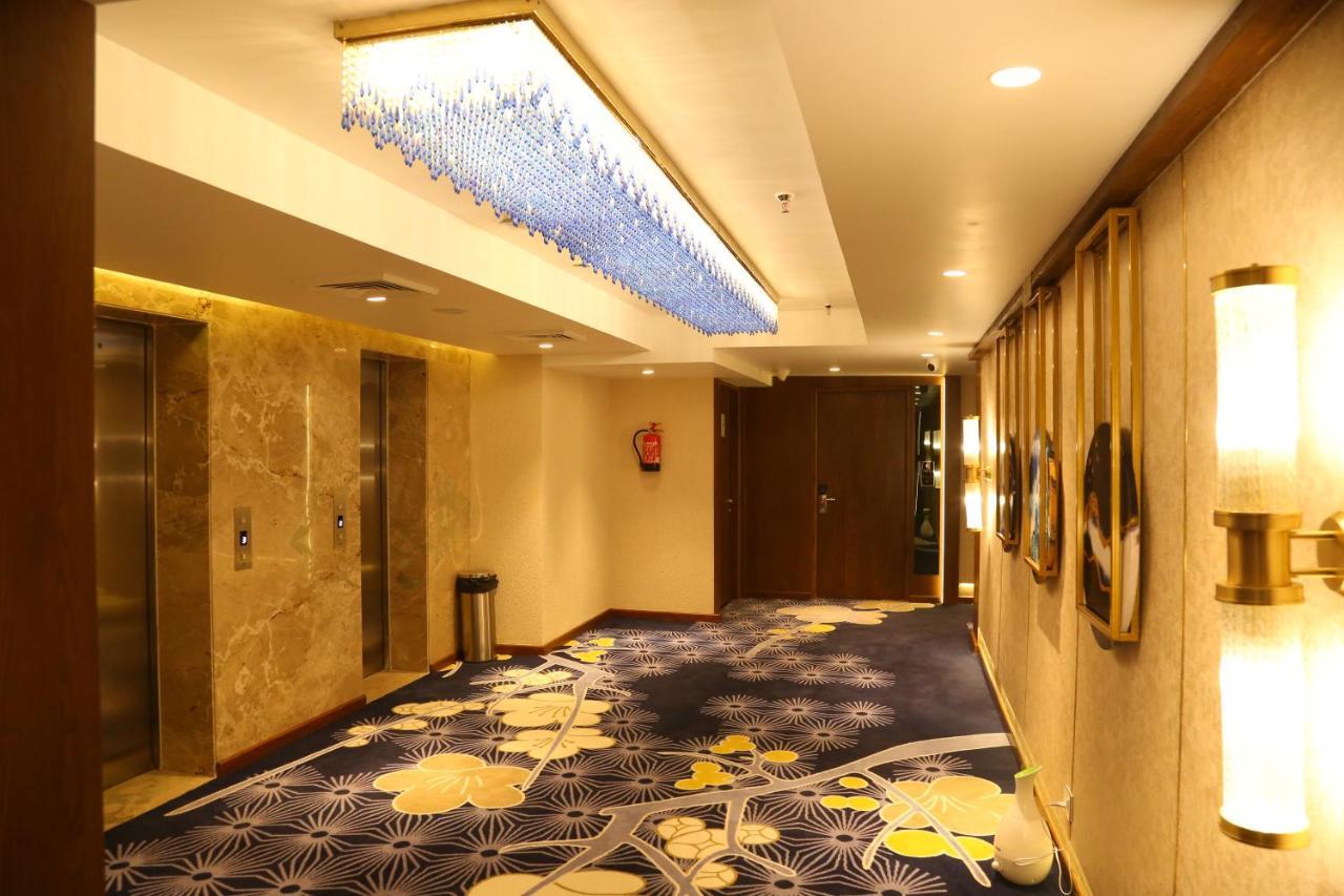 Dreamz Inn & Suites Zirakpur Esterno foto