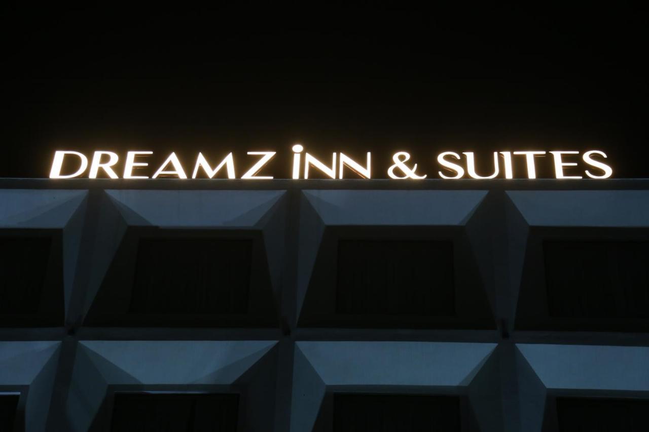 Dreamz Inn & Suites Zirakpur Esterno foto