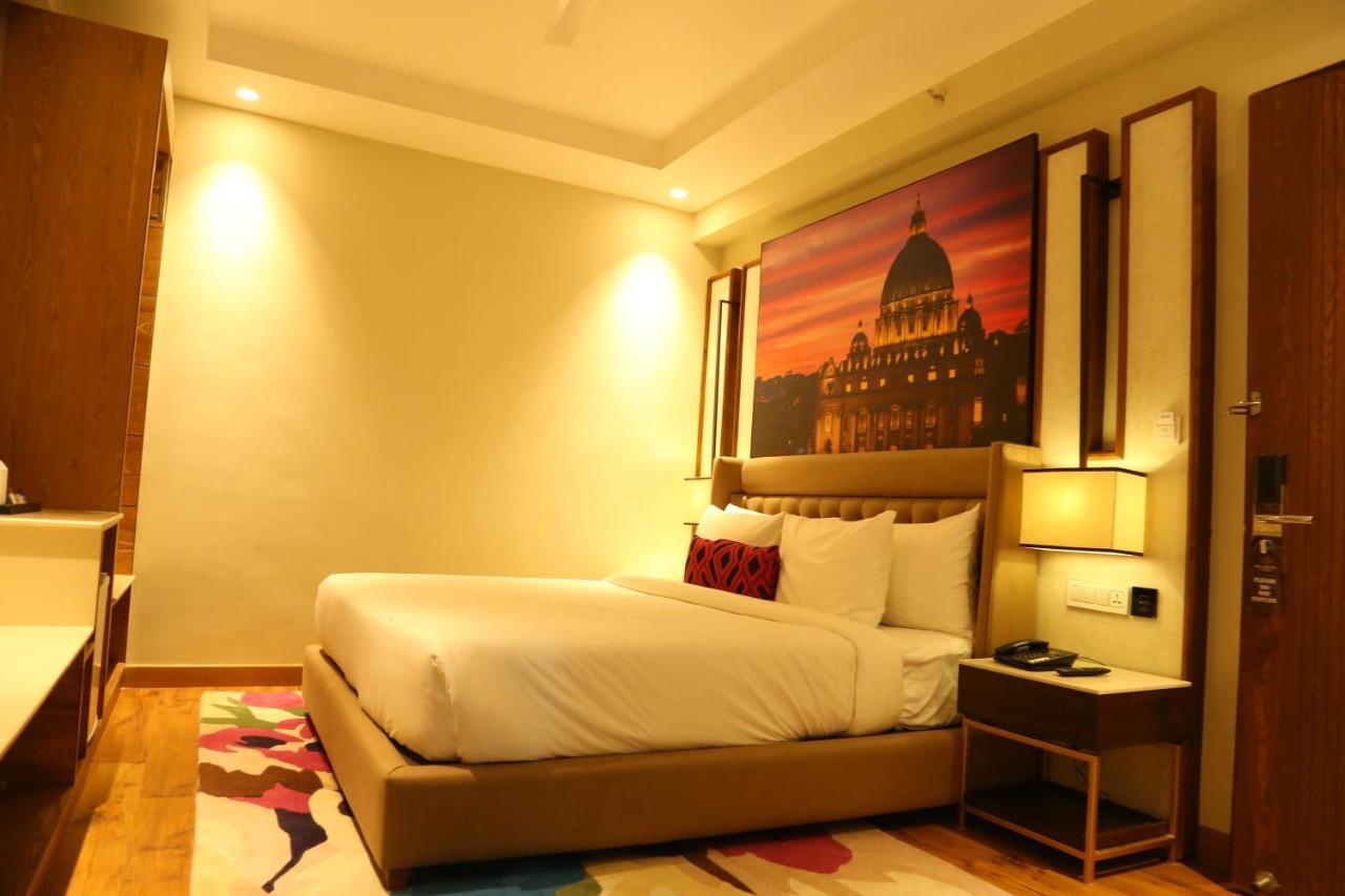 Dreamz Inn & Suites Zirakpur Esterno foto