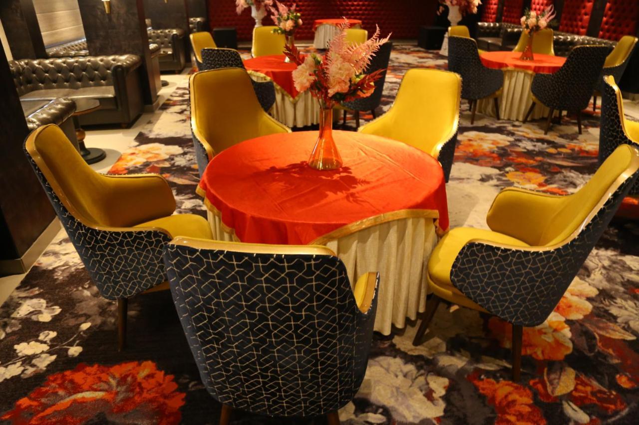 Dreamz Inn & Suites Zirakpur Esterno foto