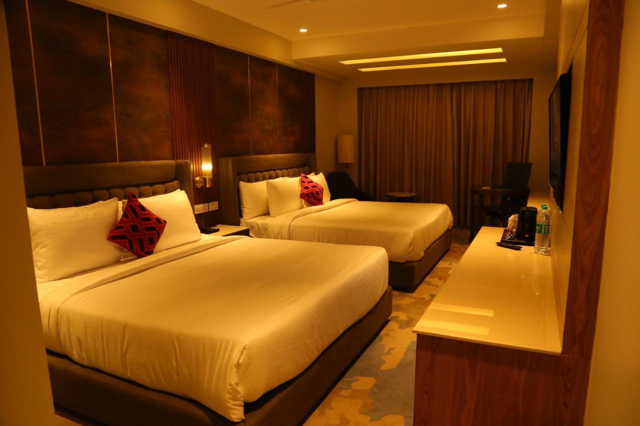 Dreamz Inn & Suites Zirakpur Esterno foto