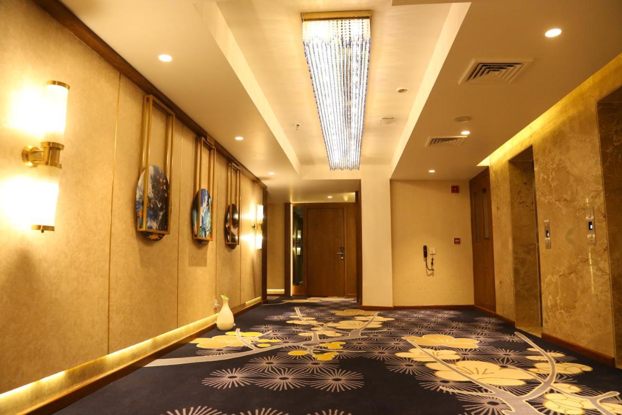 Dreamz Inn & Suites Zirakpur Esterno foto