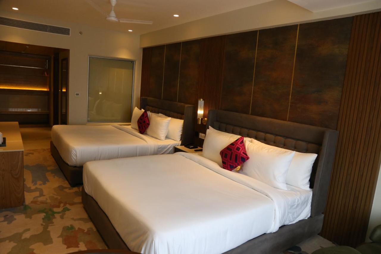Dreamz Inn & Suites Zirakpur Esterno foto