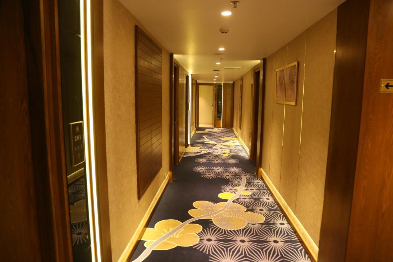 Dreamz Inn & Suites Zirakpur Esterno foto