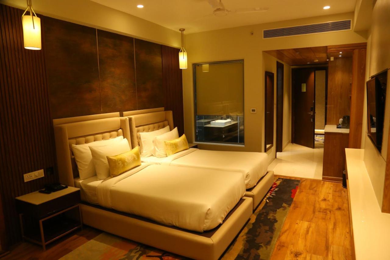 Dreamz Inn & Suites Zirakpur Esterno foto