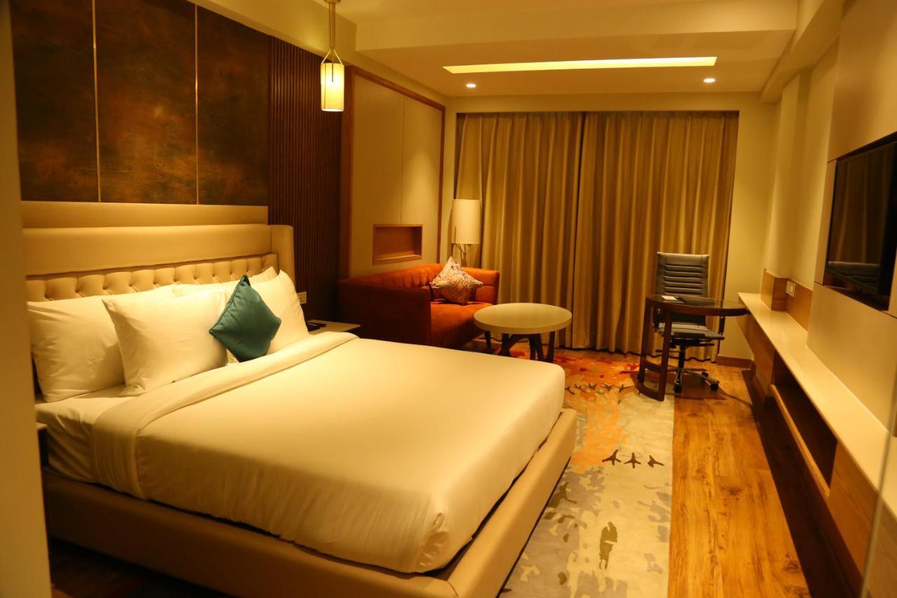 Dreamz Inn & Suites Zirakpur Esterno foto