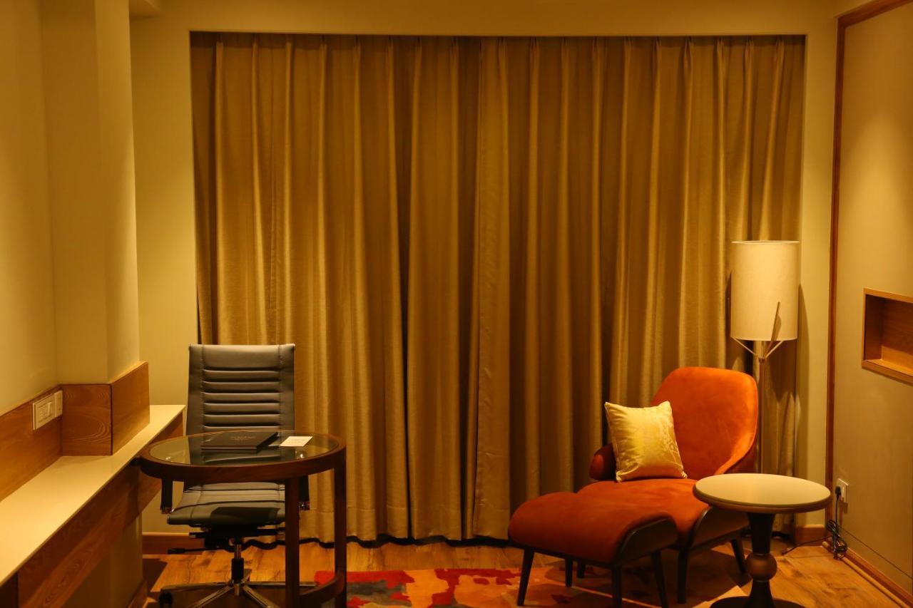 Dreamz Inn & Suites Zirakpur Esterno foto