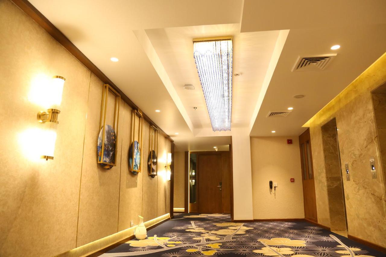 Dreamz Inn & Suites Zirakpur Esterno foto
