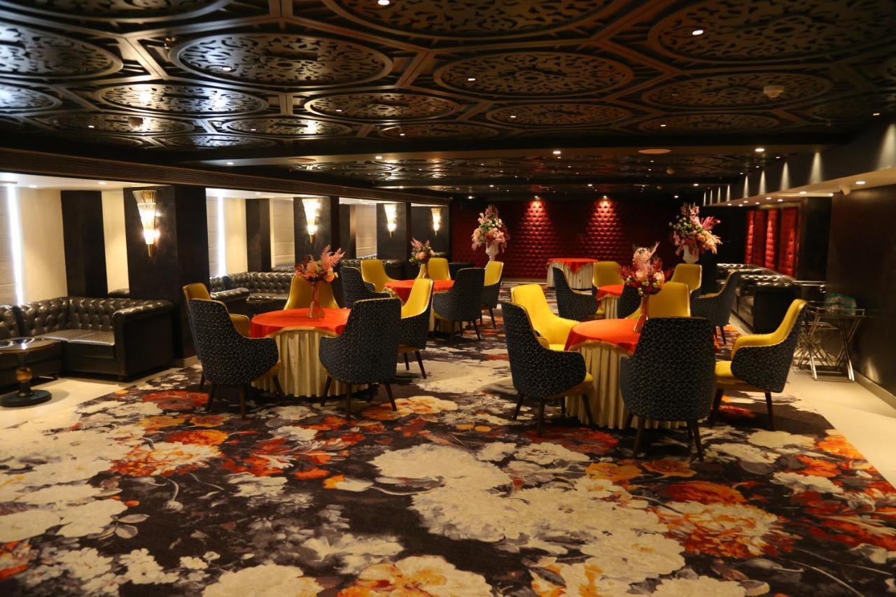 Dreamz Inn & Suites Zirakpur Esterno foto
