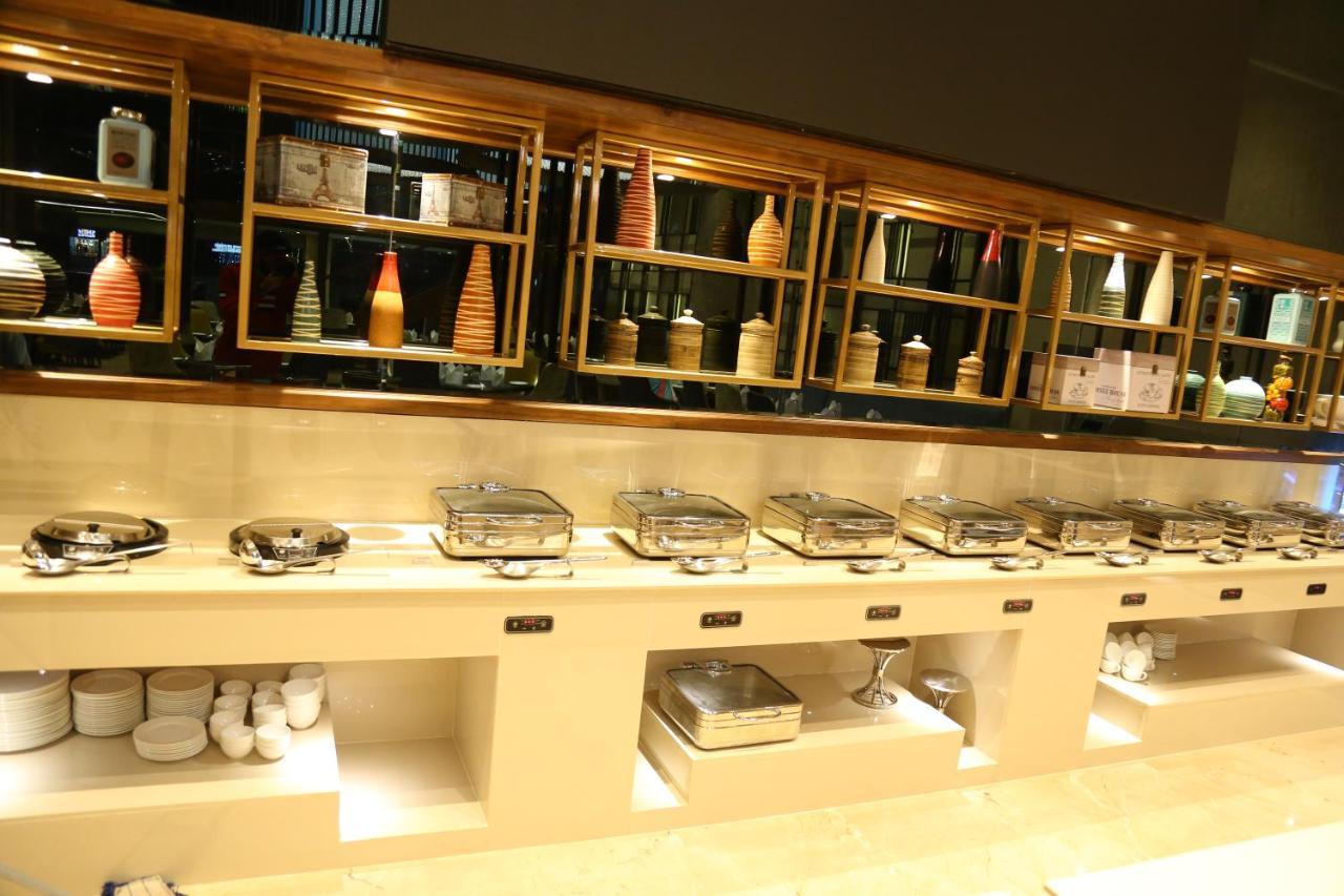 Dreamz Inn & Suites Zirakpur Esterno foto