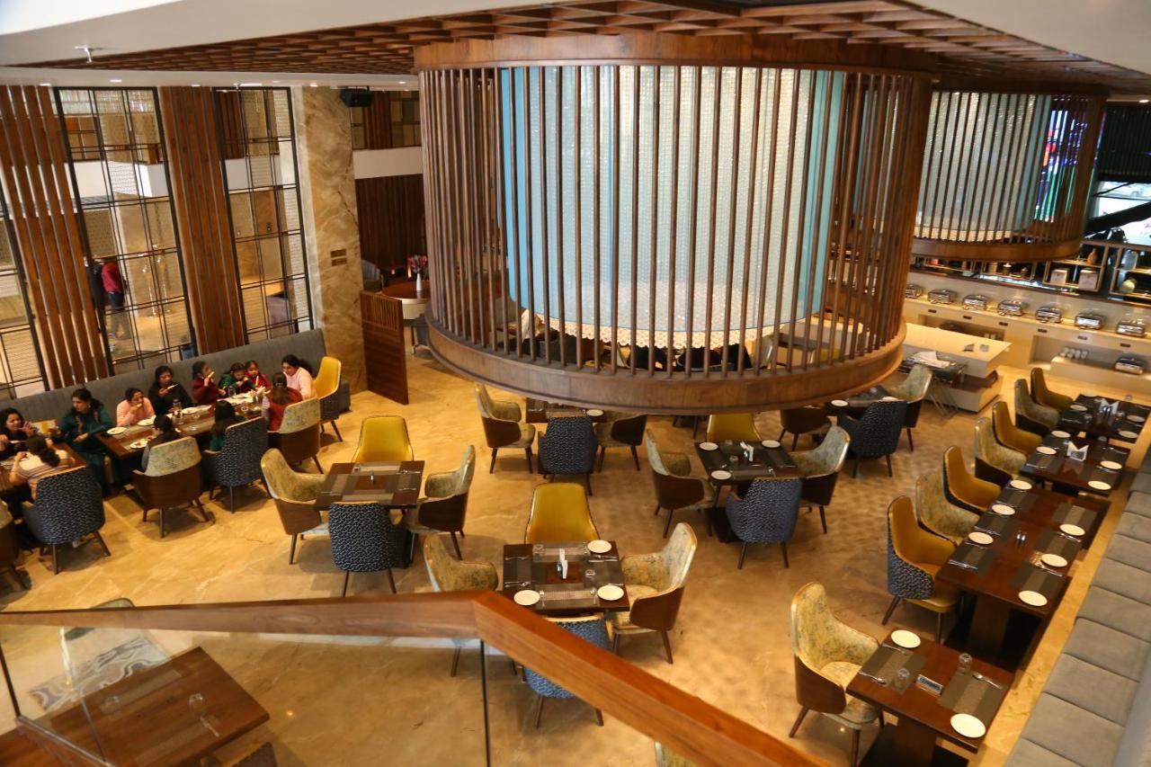 Dreamz Inn & Suites Zirakpur Esterno foto